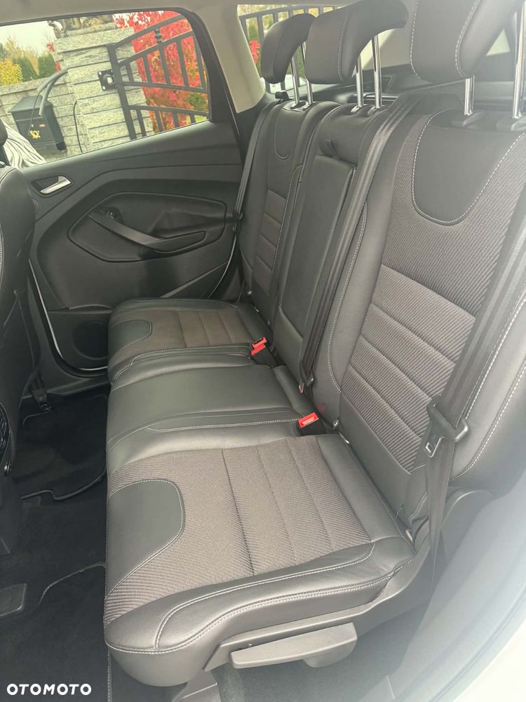 Ford Kuga - 4