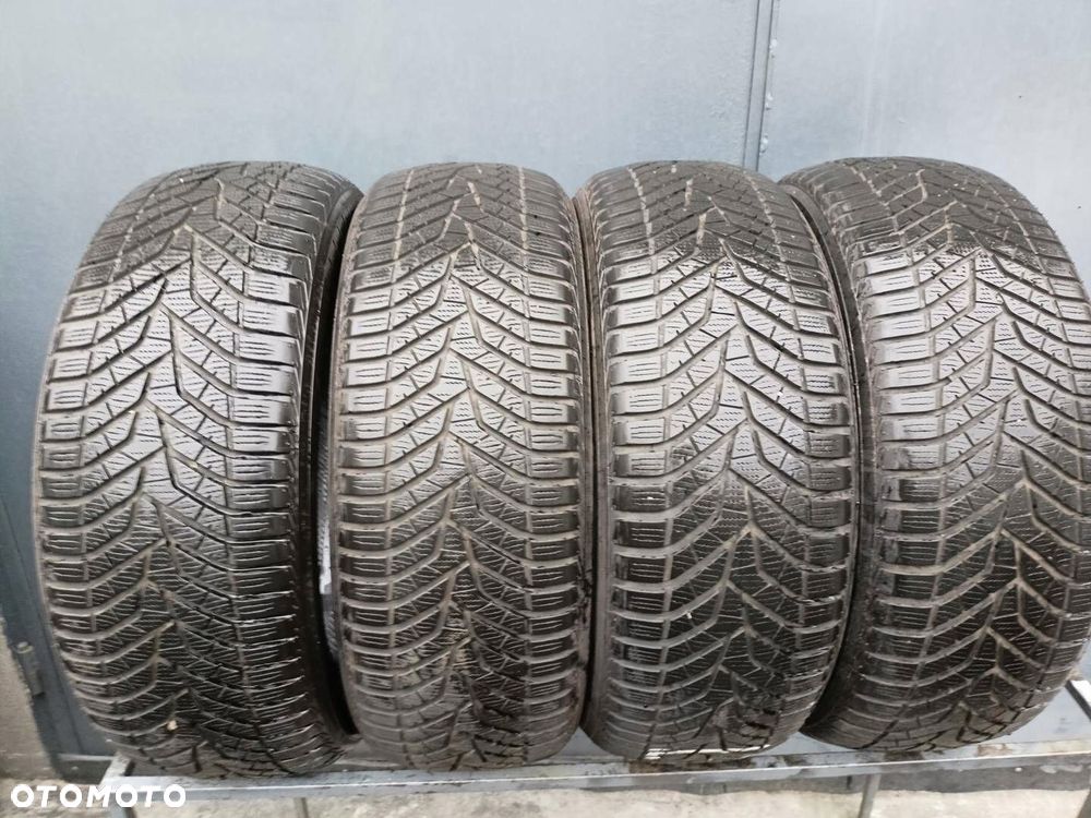 225/55R19 Yokohama Bluearth Winter V905 komplet opon zima 6,6mm - 1