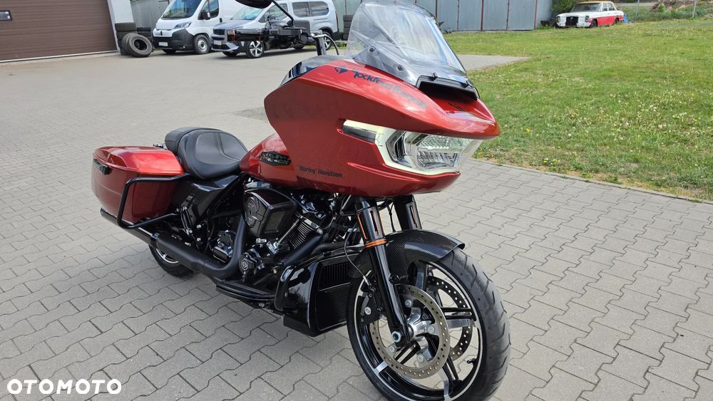 Harley-Davidson Touring Road Glide - 2