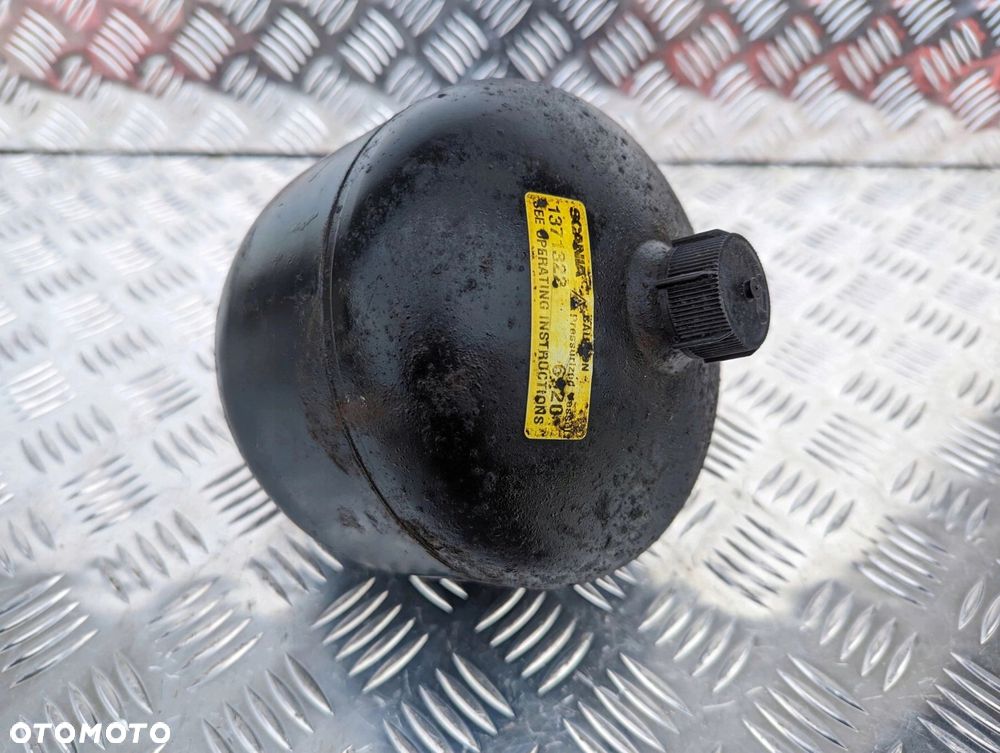 AKUMULATOR HYDRAULICZNY OSI SKRĘTNEJ SCANIA R - 4