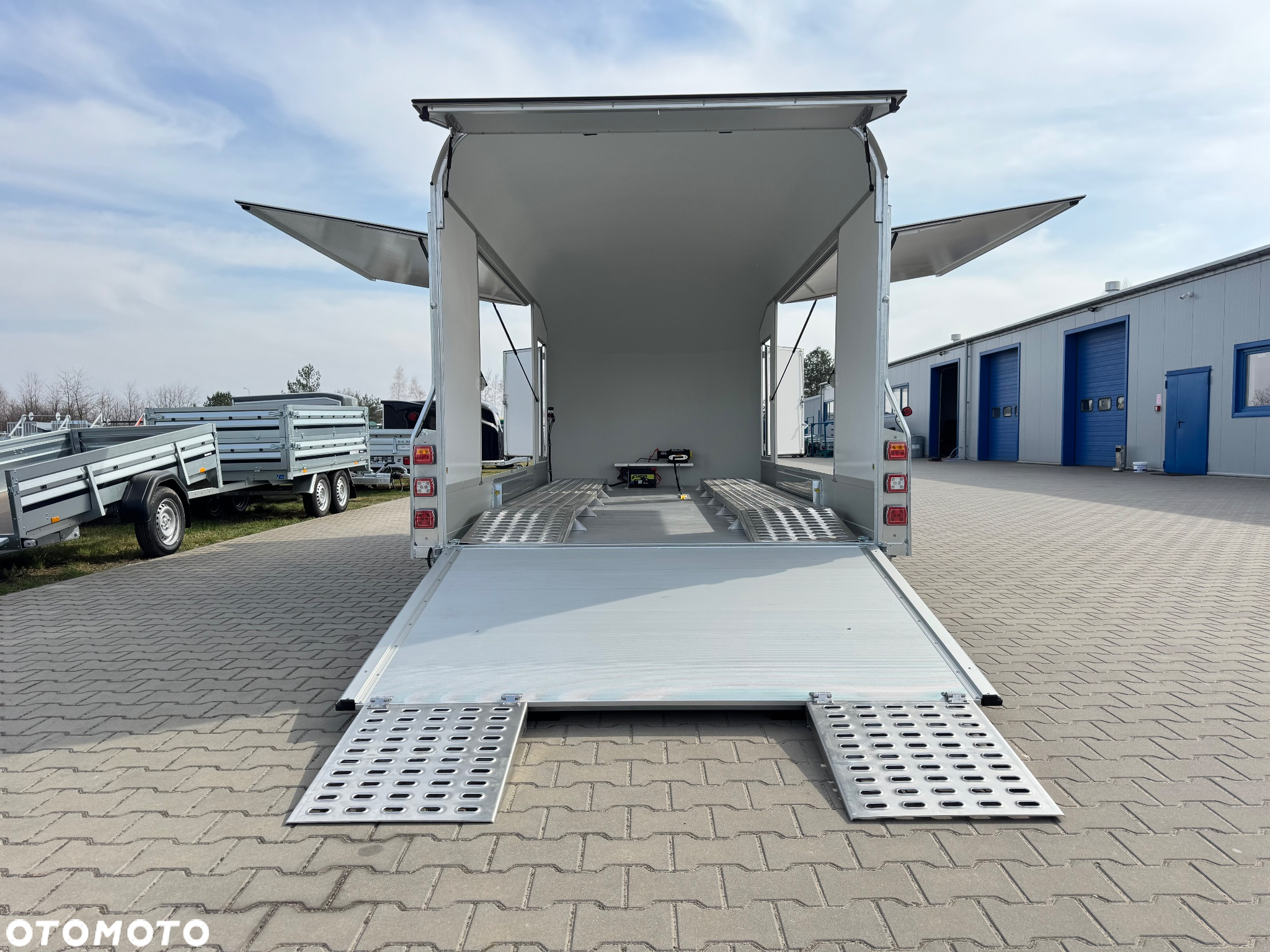 Debon C1000 - kryta laweta | 490 x 202 cm / 3500kg / felgi ALU / wciągarka elektryczna - 11