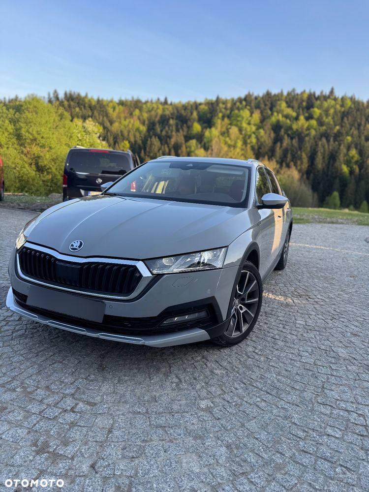 Skoda Octavia Combi 2.0 TDI DSG 4x4 Scout - 1