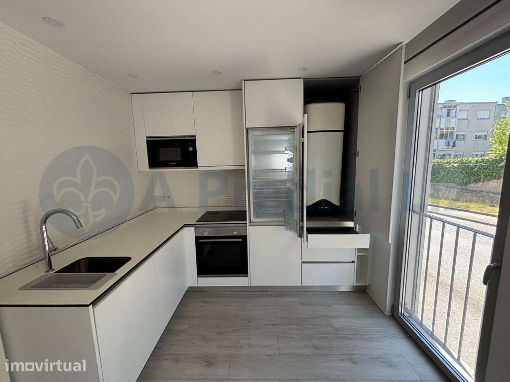 Apartamento T0 - Junto ao Palácio de Cristal / Santo António / ICBAS - Grande imagem: 2/26