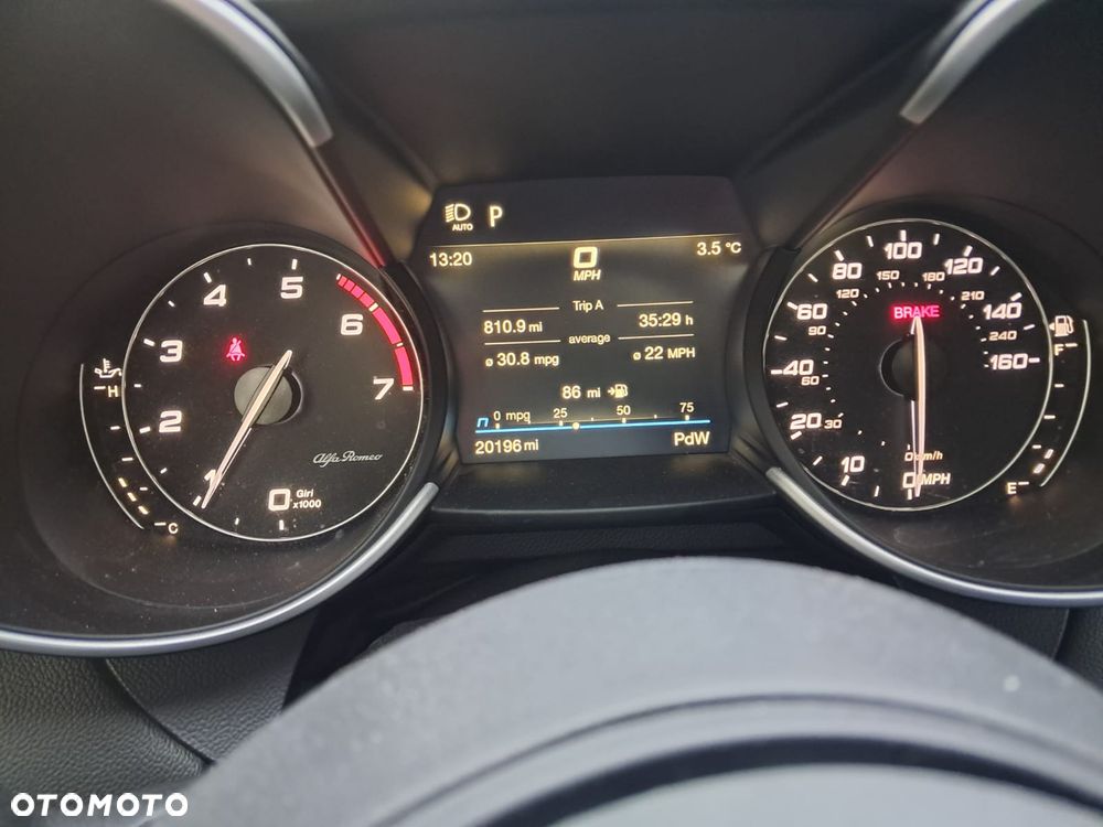 Alfa Romeo Giulia - 2