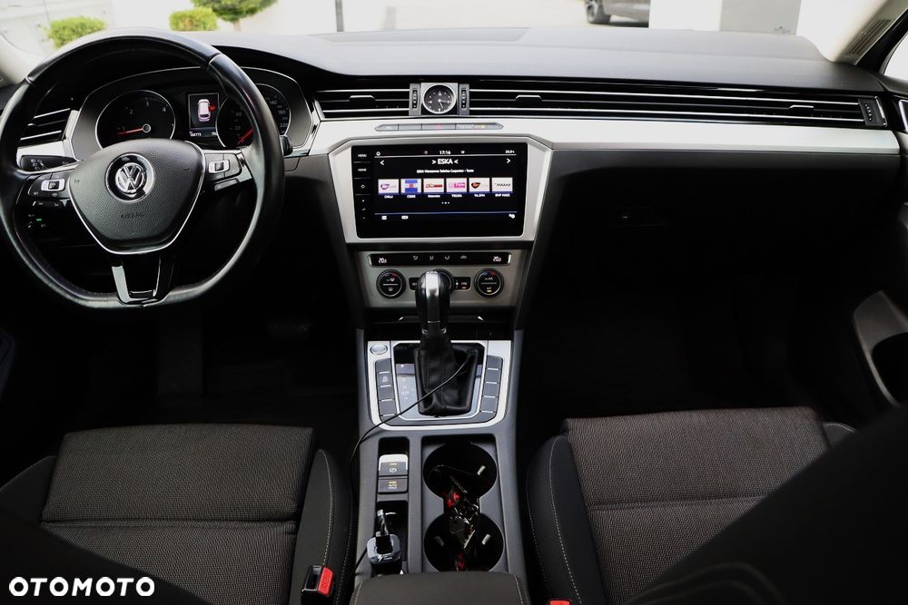 Volkswagen Passat 2.0 TDI SCR Comfortline DSG - 24