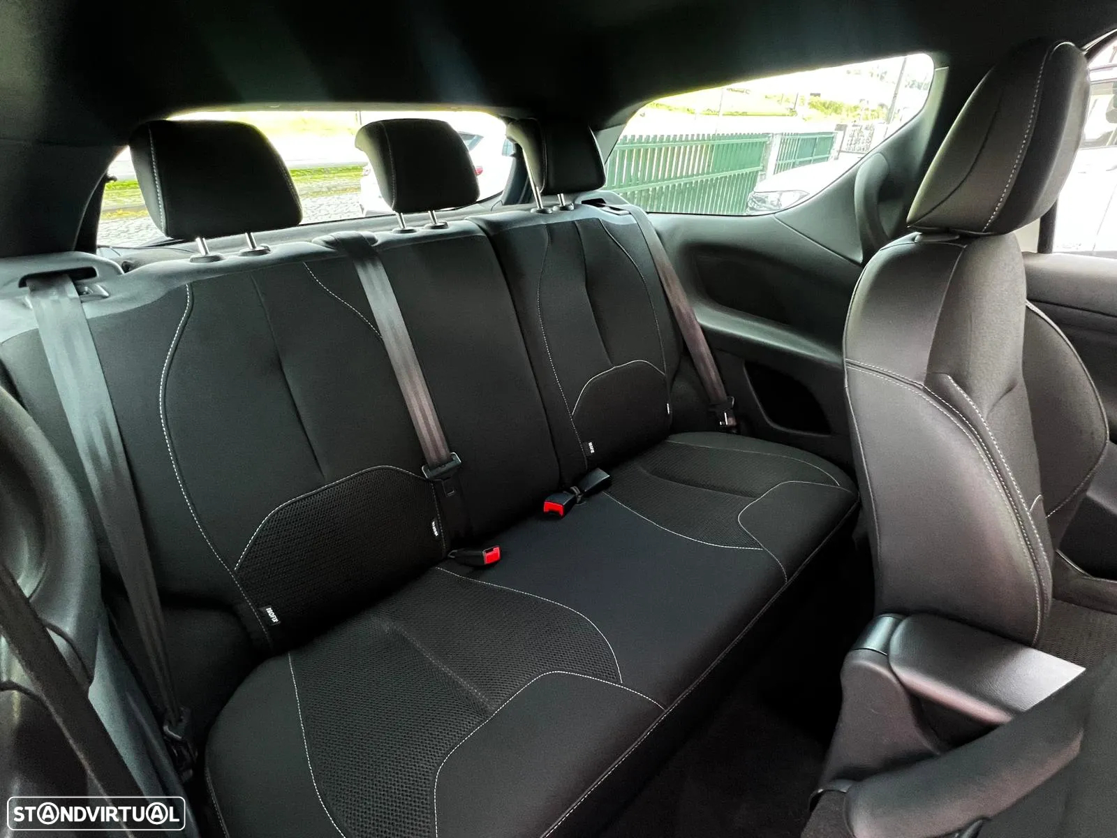 Citroën DS3 1.6 e-HDi So Chic - 12