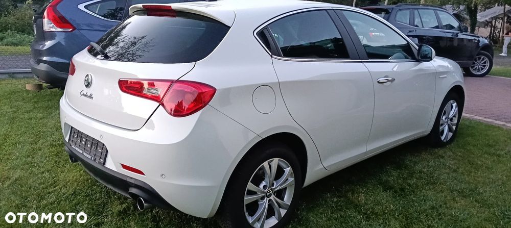Alfa Romeo Giulietta 2.0 JTDM - 11