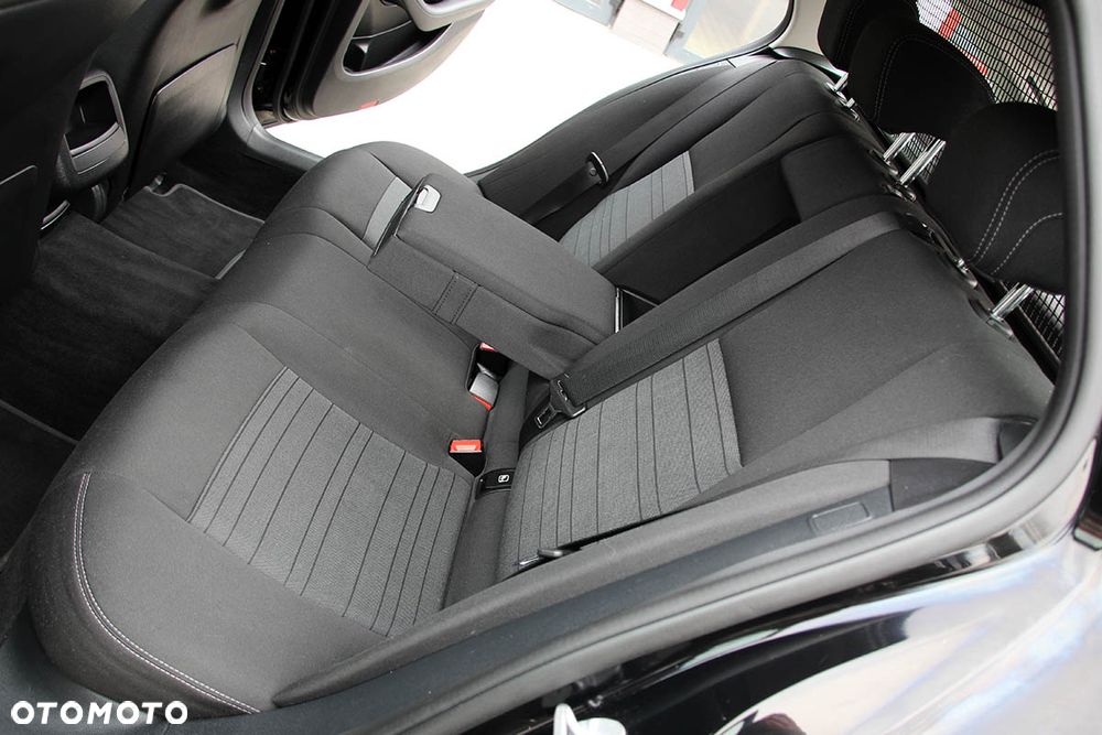 Mercedes-Benz Klasa C 200 d 9G-TRONIC Avantgarde - 30