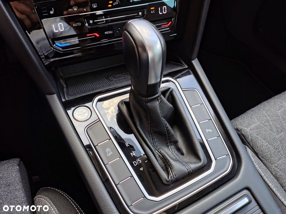 Volkswagen Passat - 25