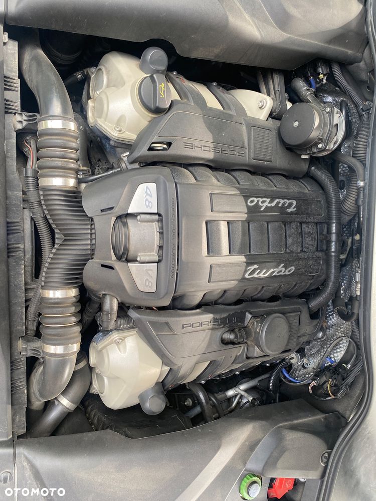 Porsche Cayenne Turbo - 19