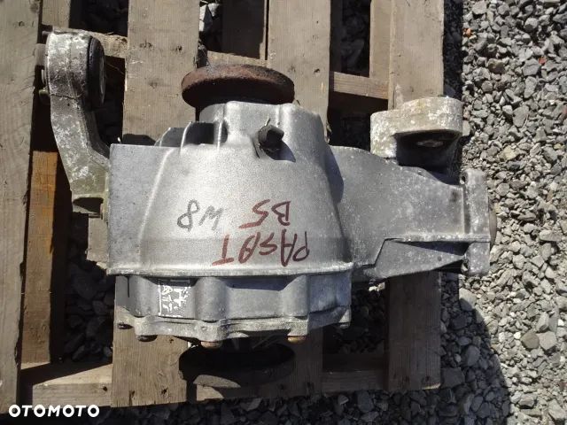 VOLKSWAGEN PASSAT B5 W8 4.0 V8 DYFER MOST TYŁ - 3