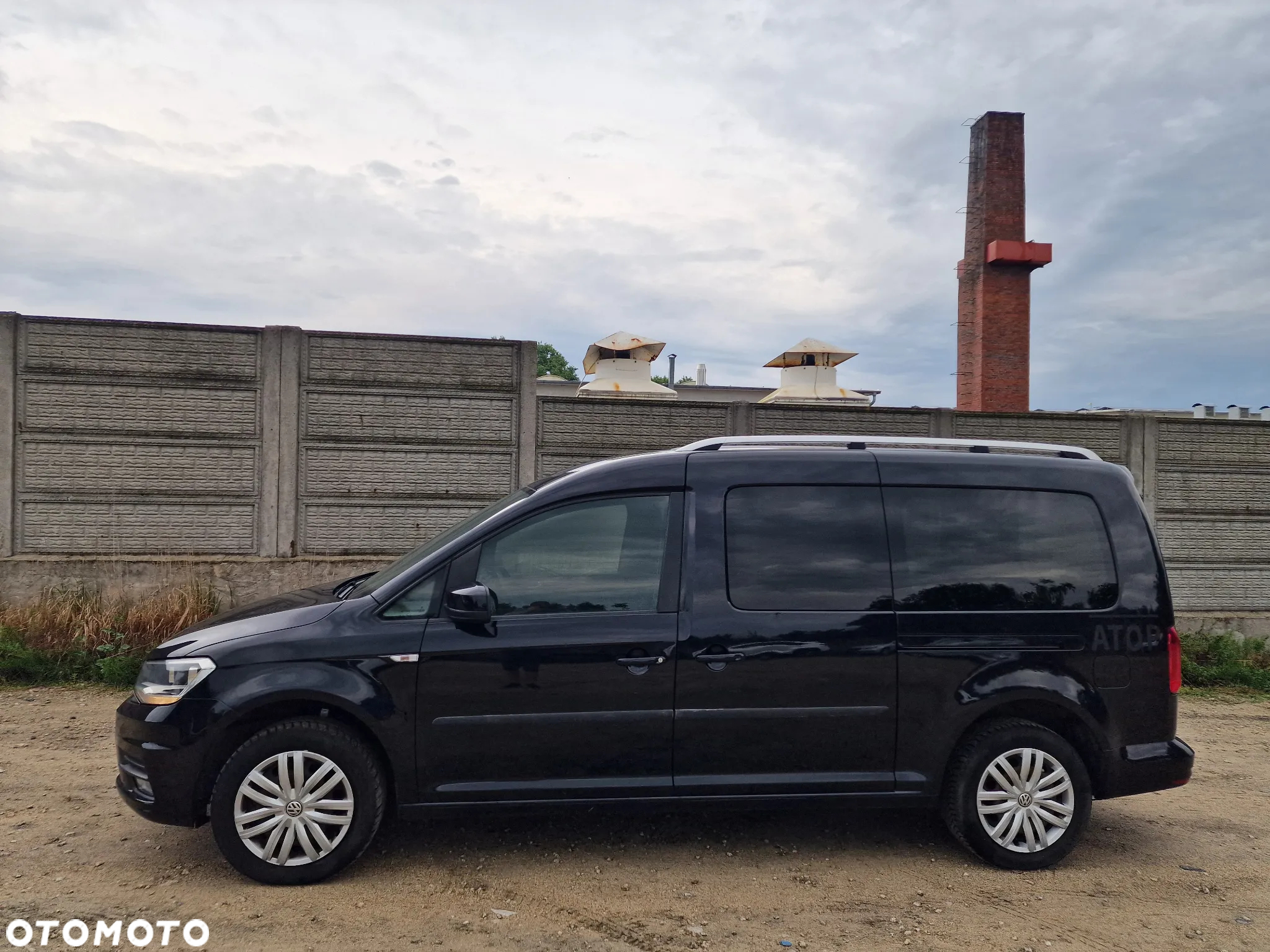 Volkswagen Caddy Maxi 2.0 TDI Comfortline - 4