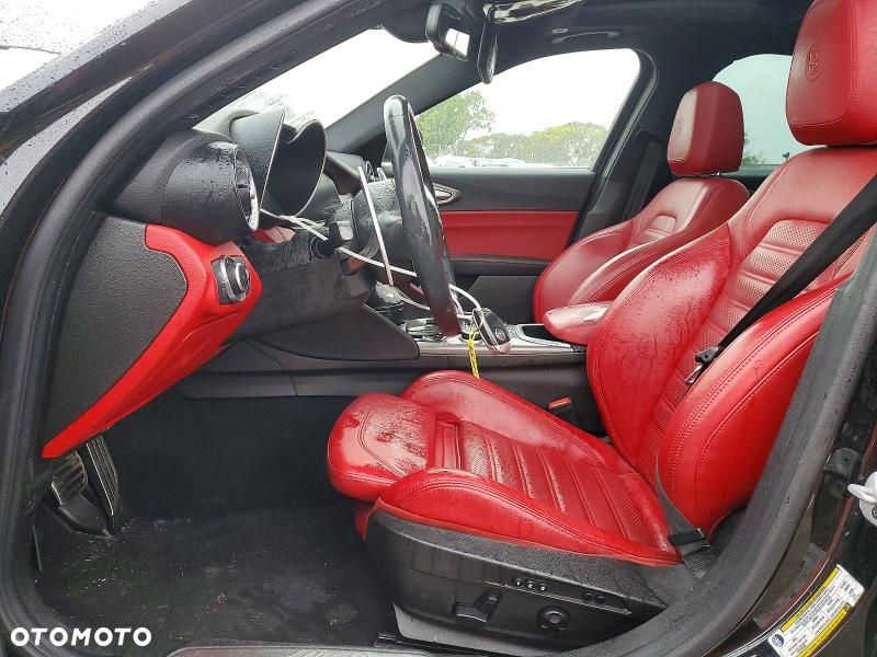 Alfa Romeo Giulia - 9
