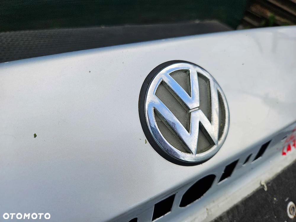 Klapa Pokrywa Bagażnika Tył Tylna Srebrna LA7W Znaczek Napis VW Passat B5 Sedan 97r - 27