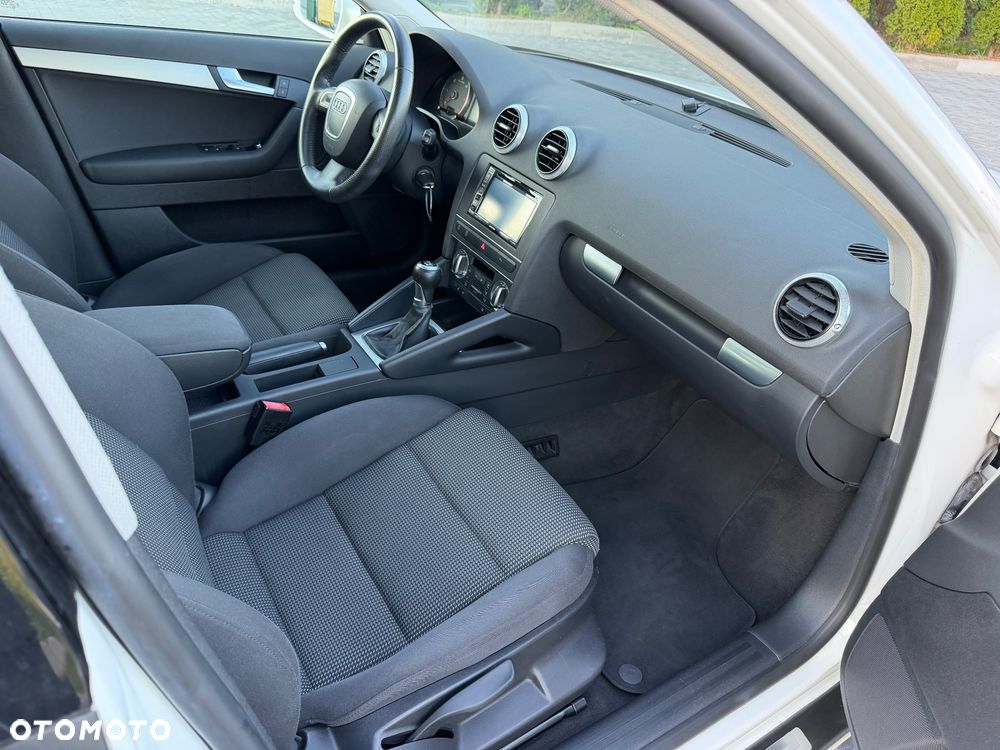 Audi A3 Sportback - 8