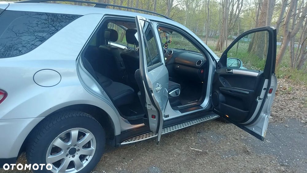 Mercedes-Benz ML - 12