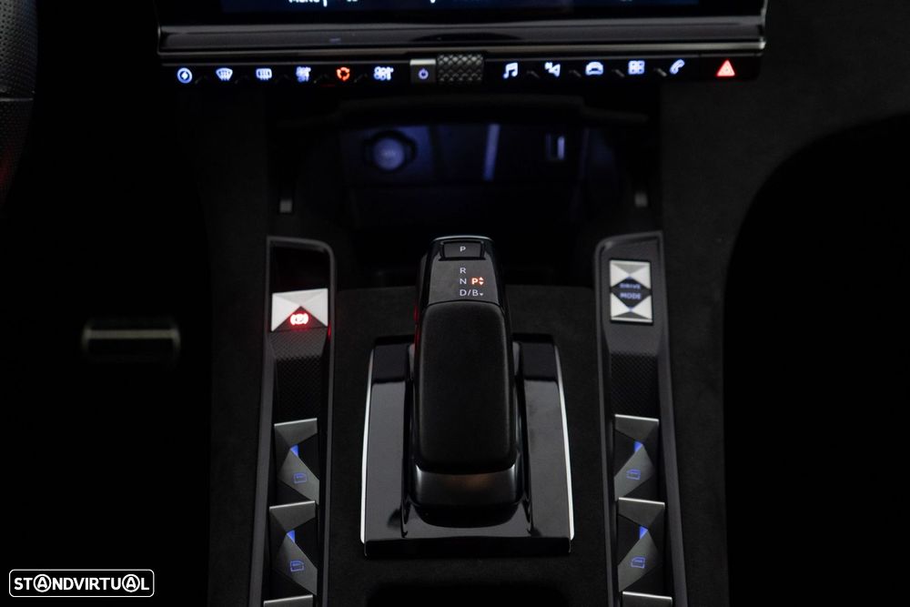 DS DS7 Crossback E-Tense Performance Line EAT8 - 15