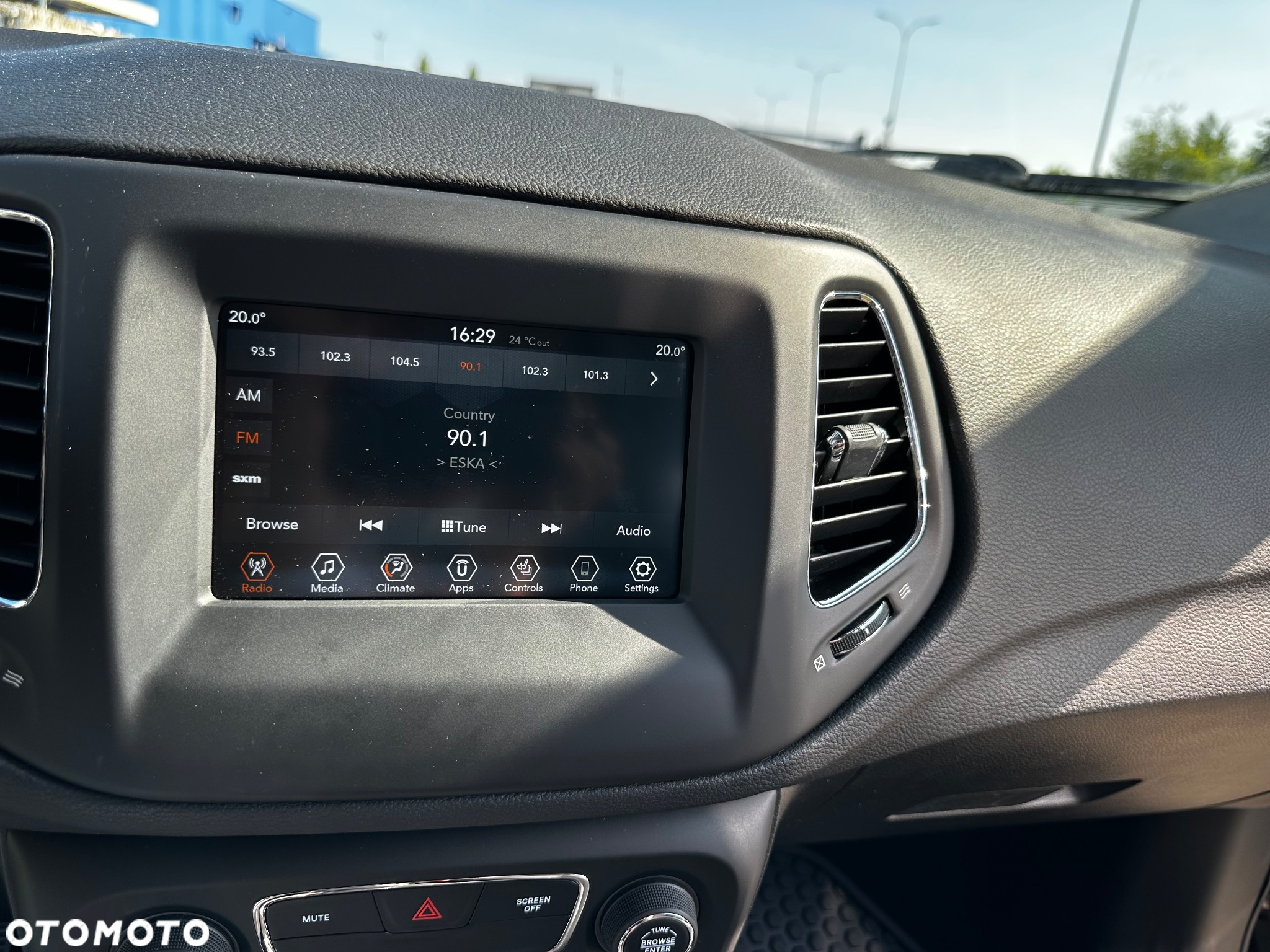 Jeep Compass - 23