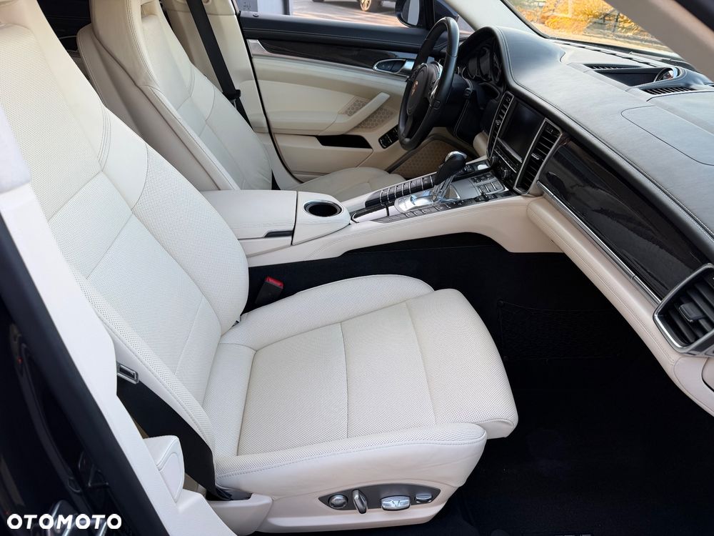 Porsche Panamera Turbo Executive - 15