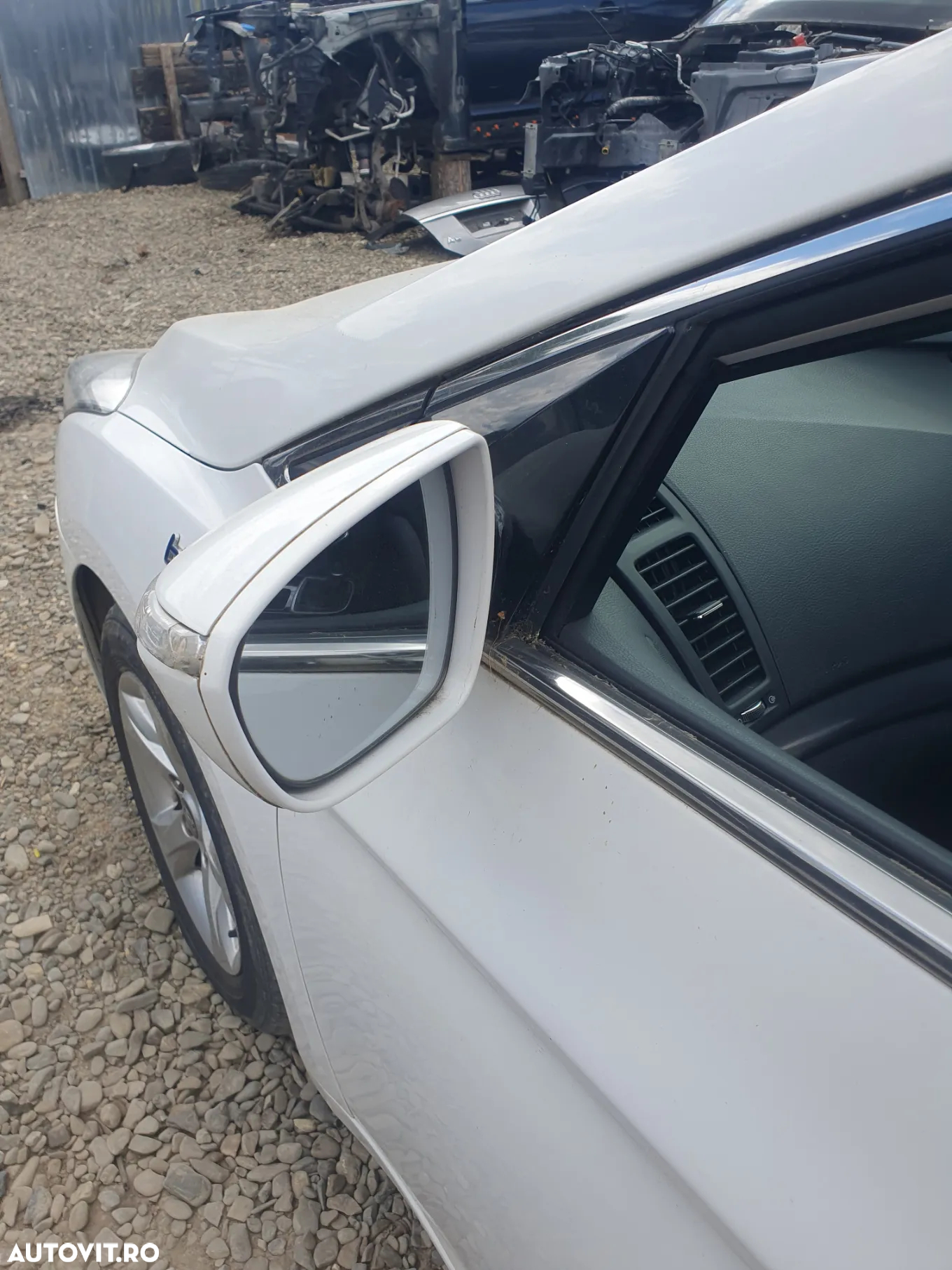 Dezmembrez Hyundai i40 an 2014 motor 1.7 Oglinda oglinzi lampa stop tripla Hayon portbagaj capota motor catalizator filtru particule navigatie cd player panou clima climatronic volanta masa dubla racitor gaze EGR fuzeta etrier stanga dreapta fata spate - 2