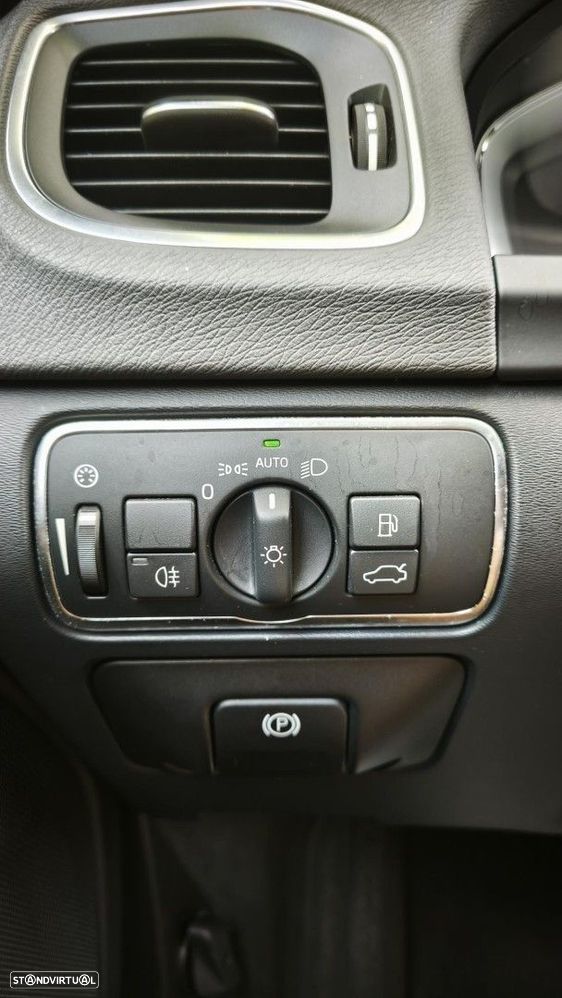 Volvo V60 Cross Country 2.0 D3 Summum Geartronic - 23