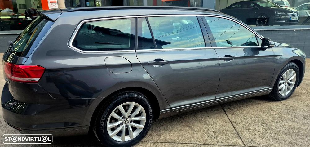 VW Passat Variant 1.6 TDI BlueMotion - 11