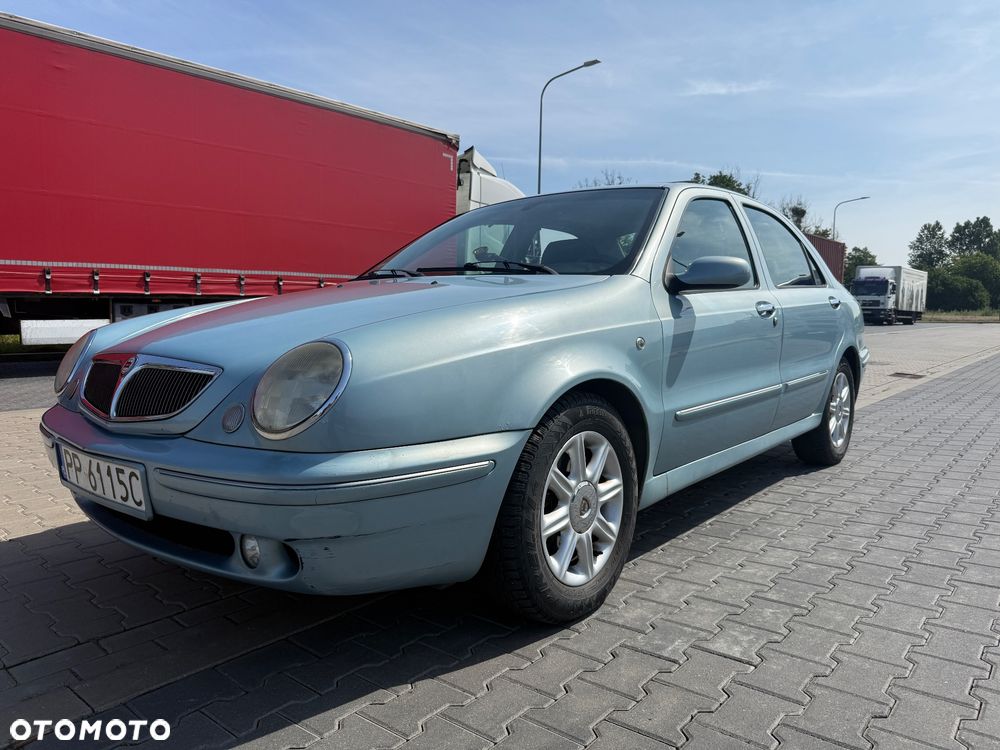 Lancia Lybra 1.8 LS Plus - 2