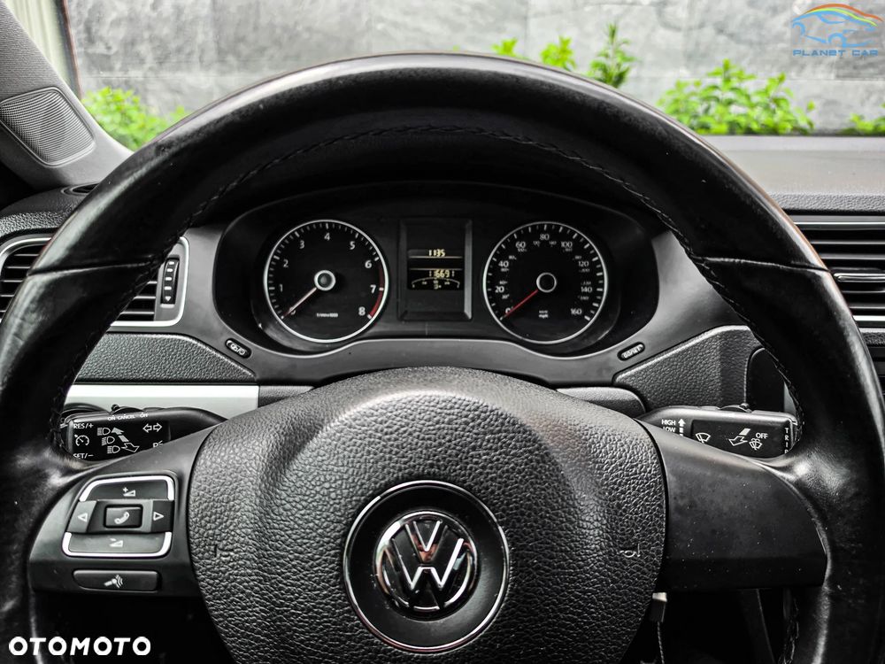 Volkswagen Jetta - 23