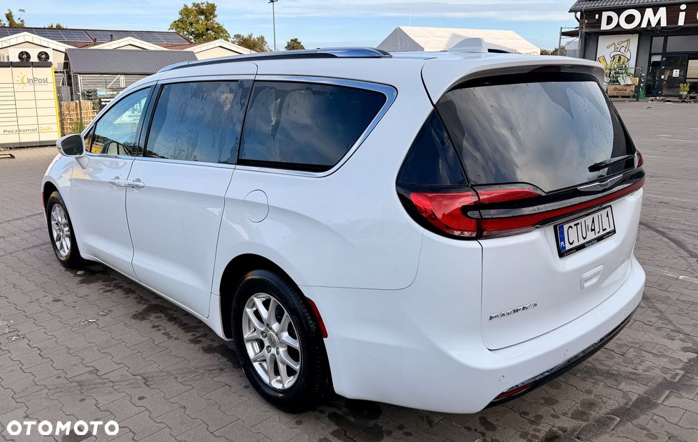 Chrysler Pacifica - 4