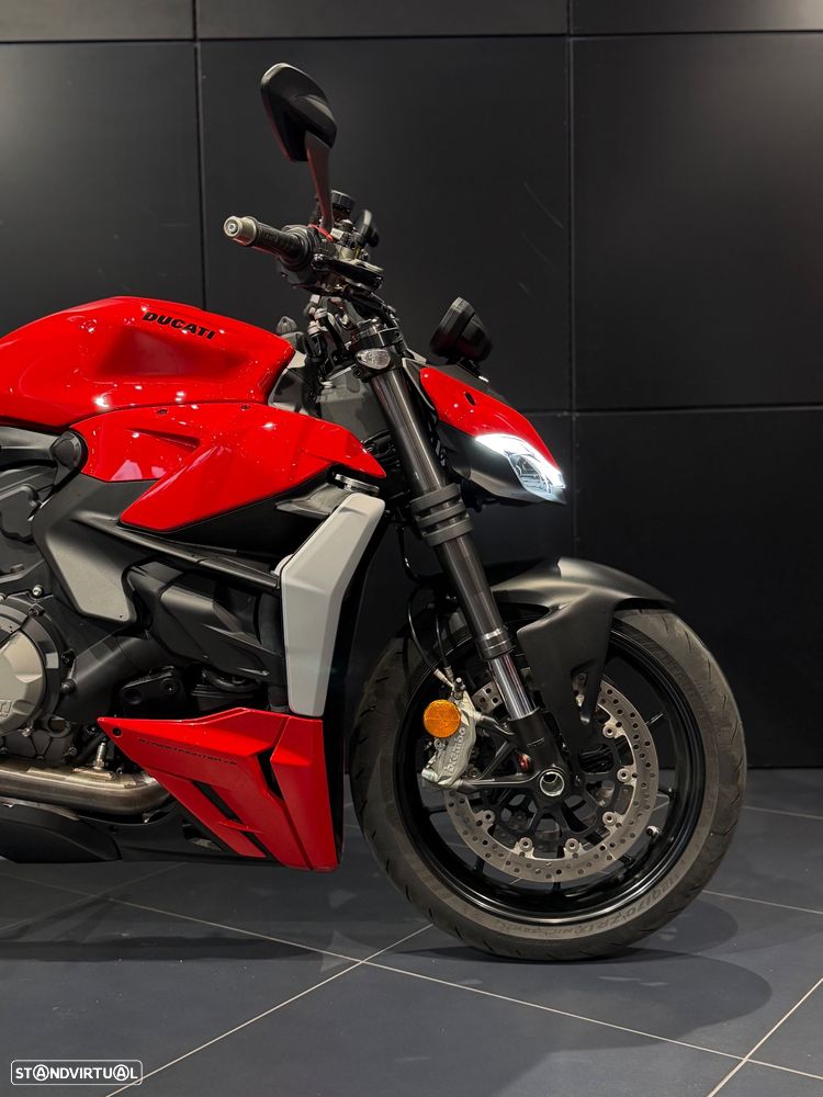 Ducati Streetfighter V2 - 3