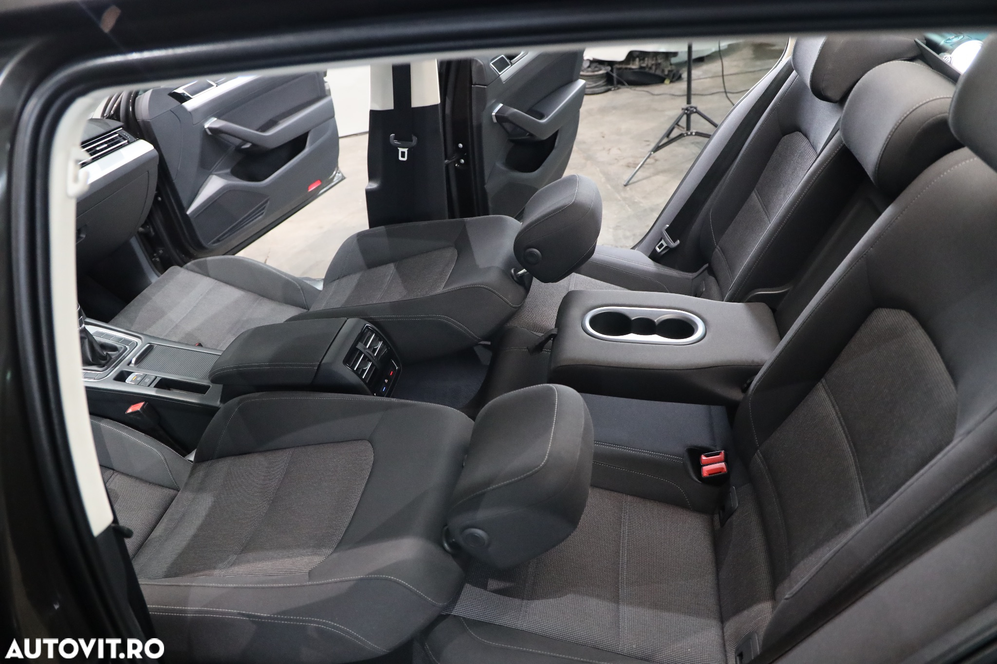 Volkswagen Passat Variant 1.6 TDI (BlueMotion Technology) Comfortline - 11