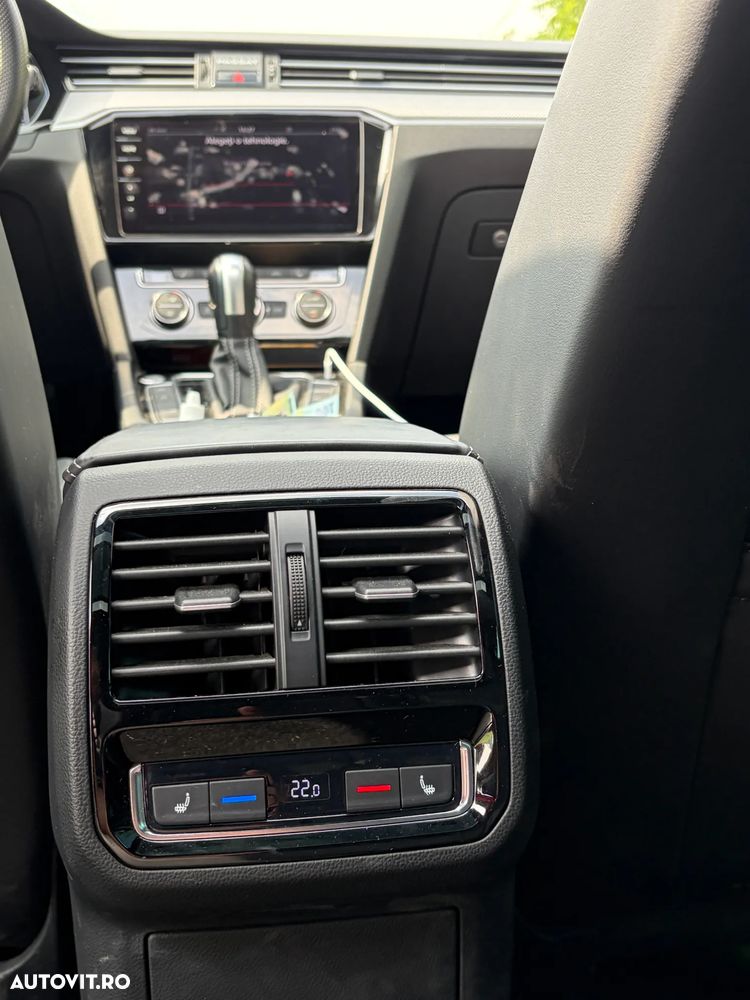 Volkswagen Passat 2.0 TDI SCR 4Motion DSG Elegance - 8