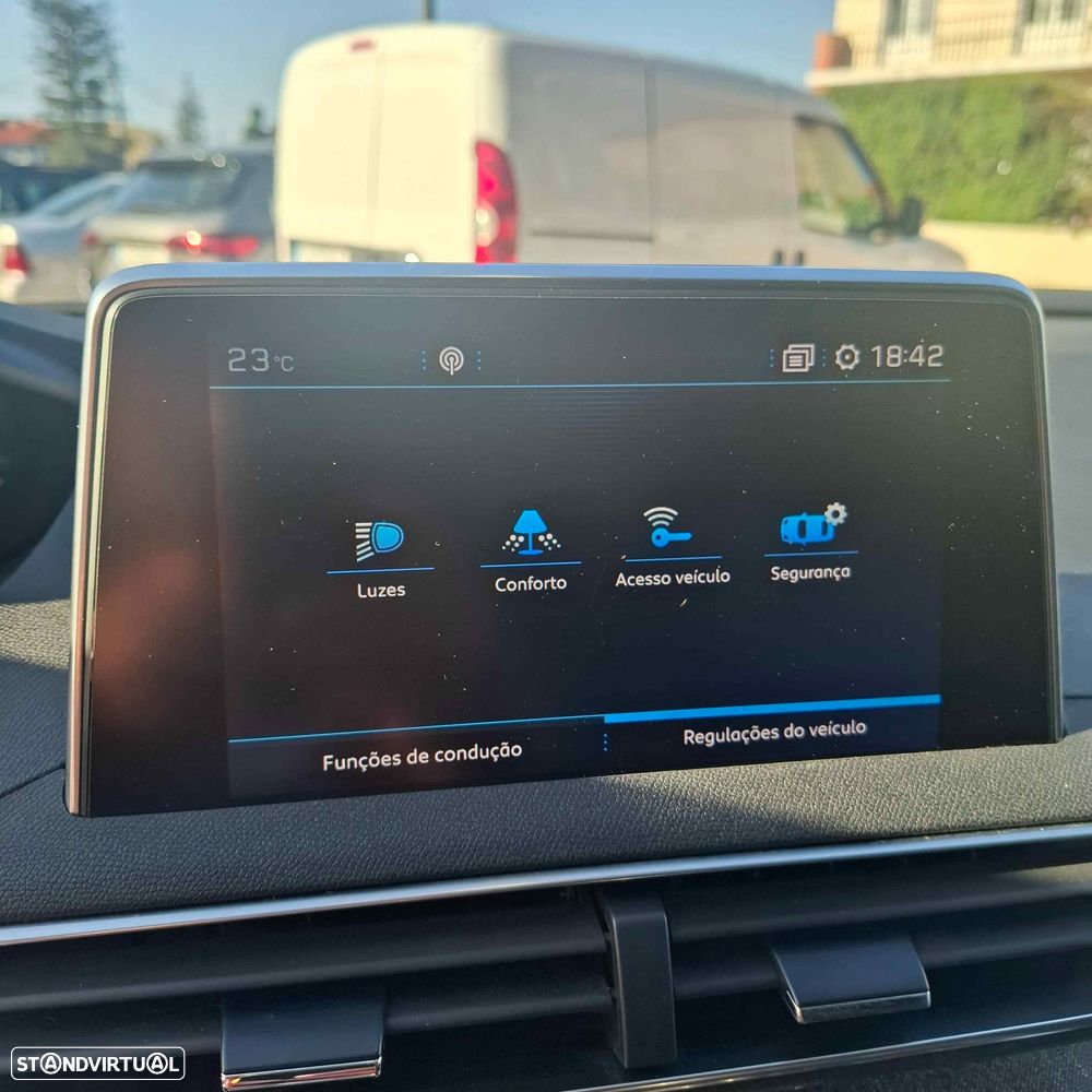 Peugeot 3008 1.5 BlueHDi Allure Pack — fotografia 9