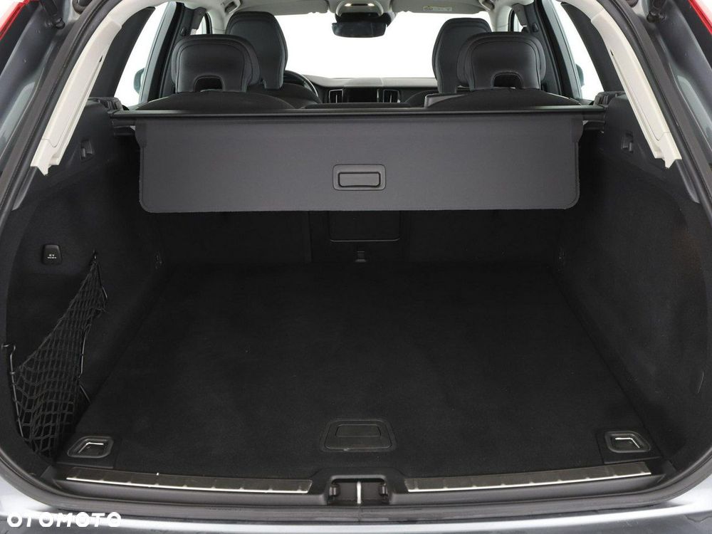 Volvo XC 60 B4 D AWD Momentum - 21