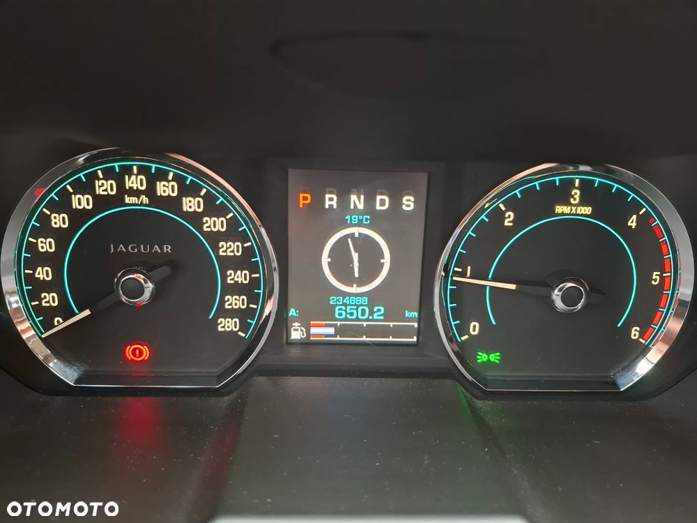 Jaguar XF 3.0 V6 D Luxury - 33