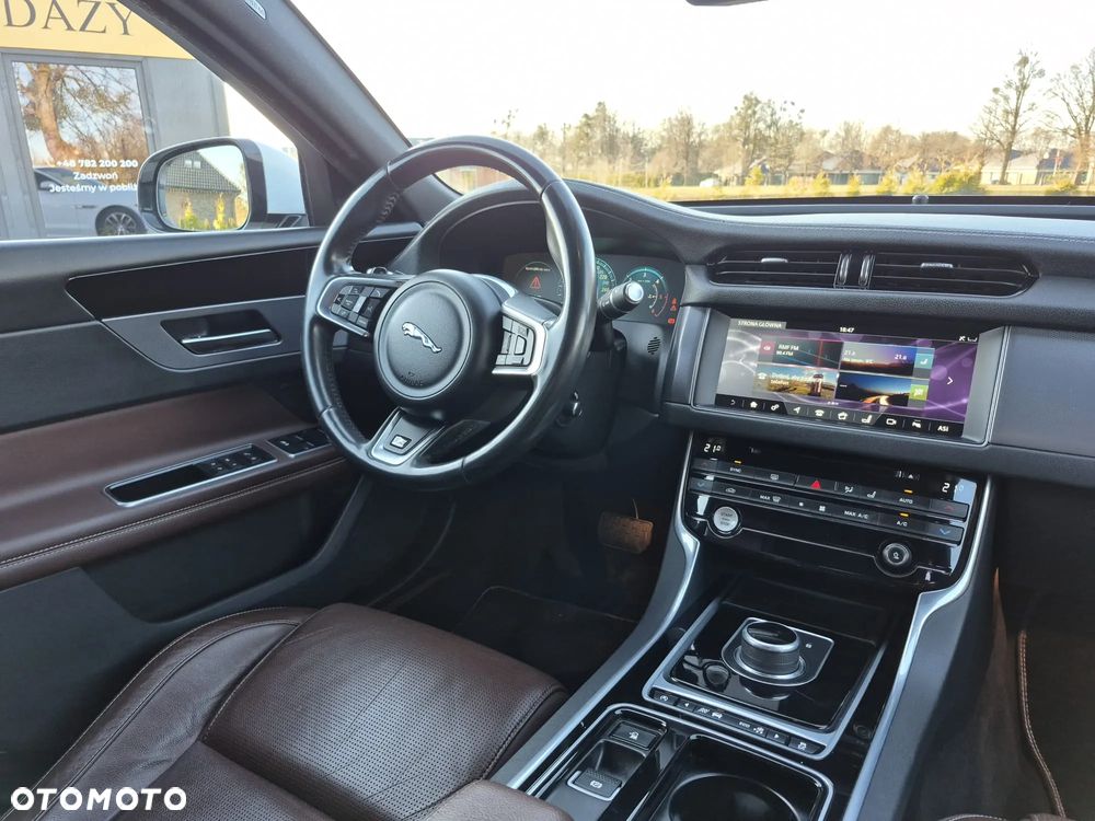 Jaguar XF 2.0 i4D AWD Prestige - 13