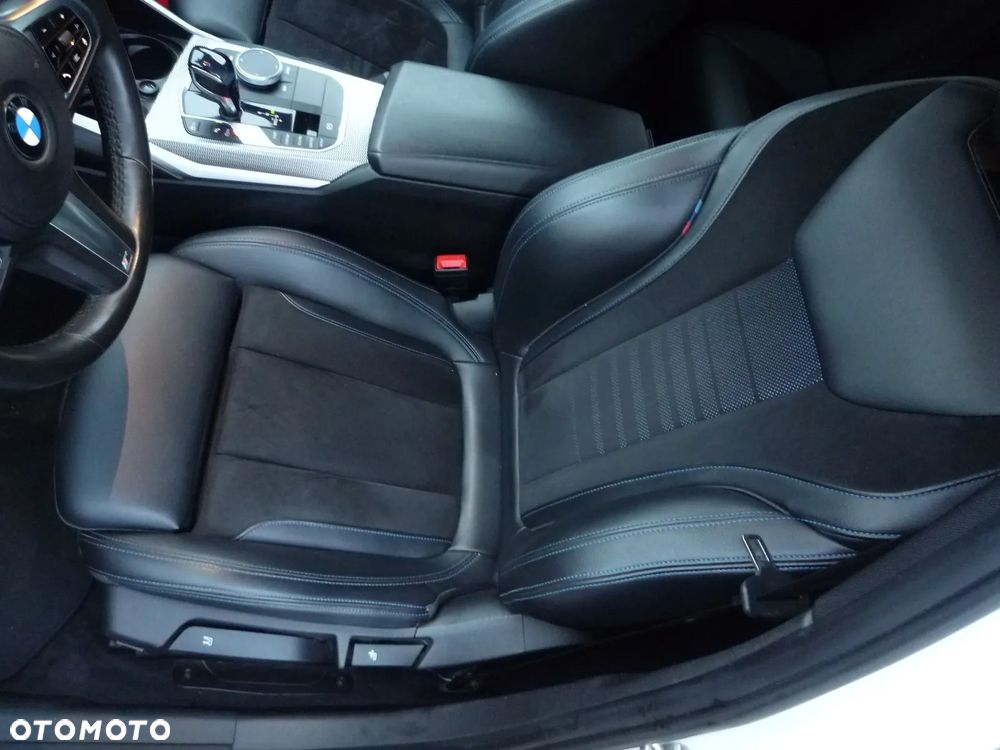 BMW Seria 3 330i xDrive M Sport sport - 21