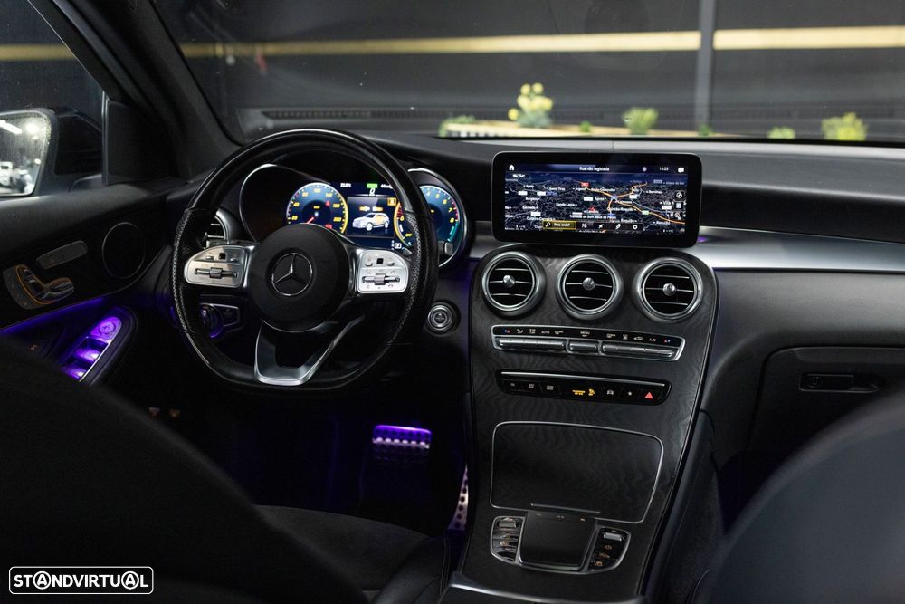 Mercedes-Benz GLC 300 e 4Matic 9G-TRONIC AMG Line - 12