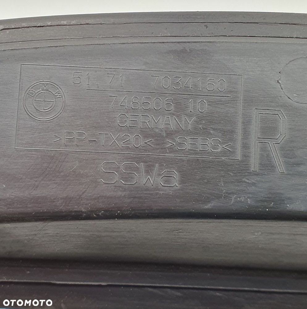 OSŁONA RYNIENKI ODWODNIENIA PRAWA BMW 5 E61 - 3