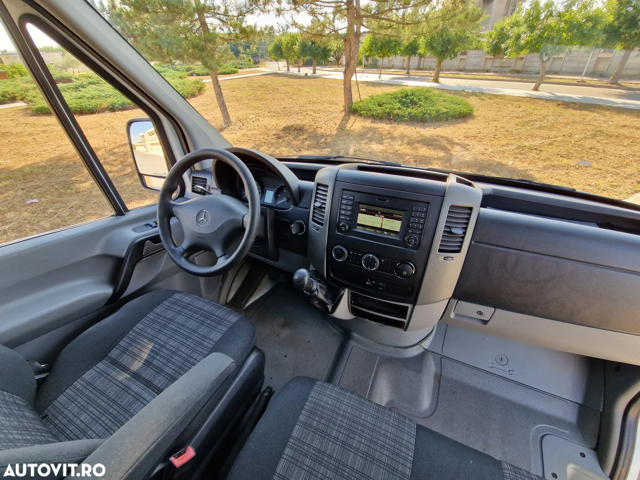 Mercedes-Benz Sprinter - 12