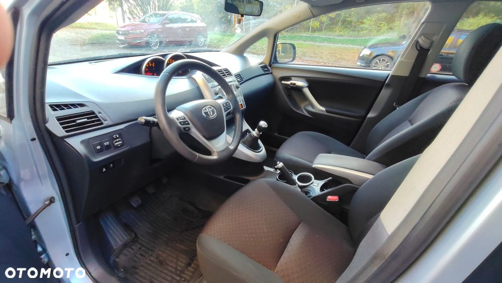 Toyota Verso 2.0 D-4D Luna 7os - 9