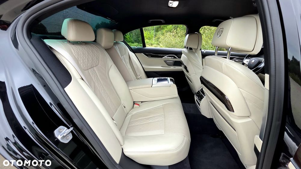 BMW Seria 7 - 39