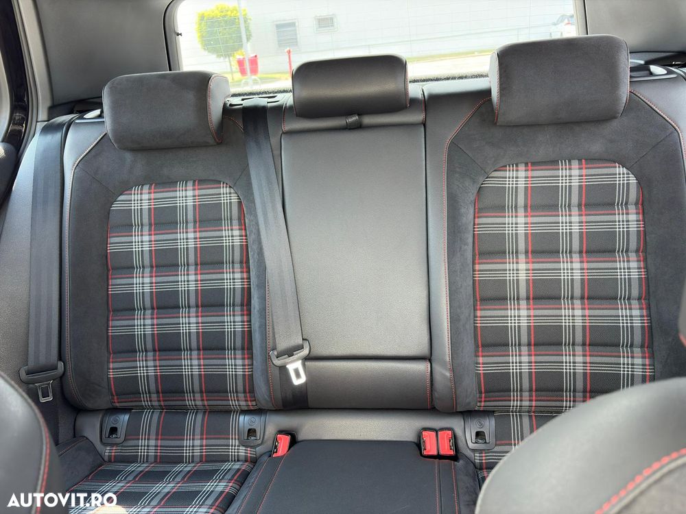 Volkswagen Golf GTI Performance BlueMotion Technology DSG - 11