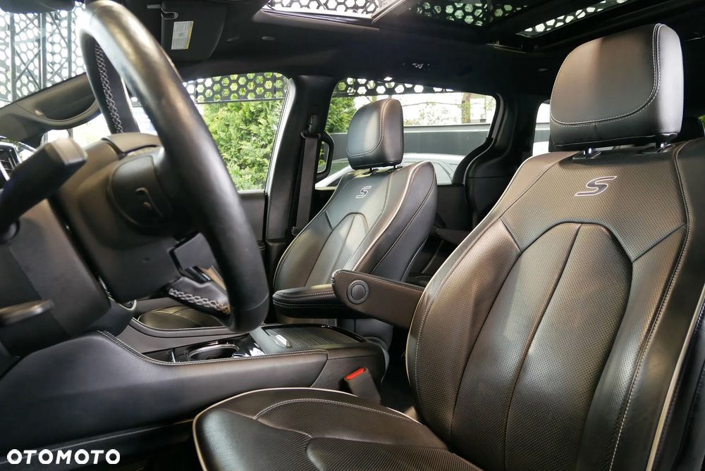 Chrysler Pacifica - 10