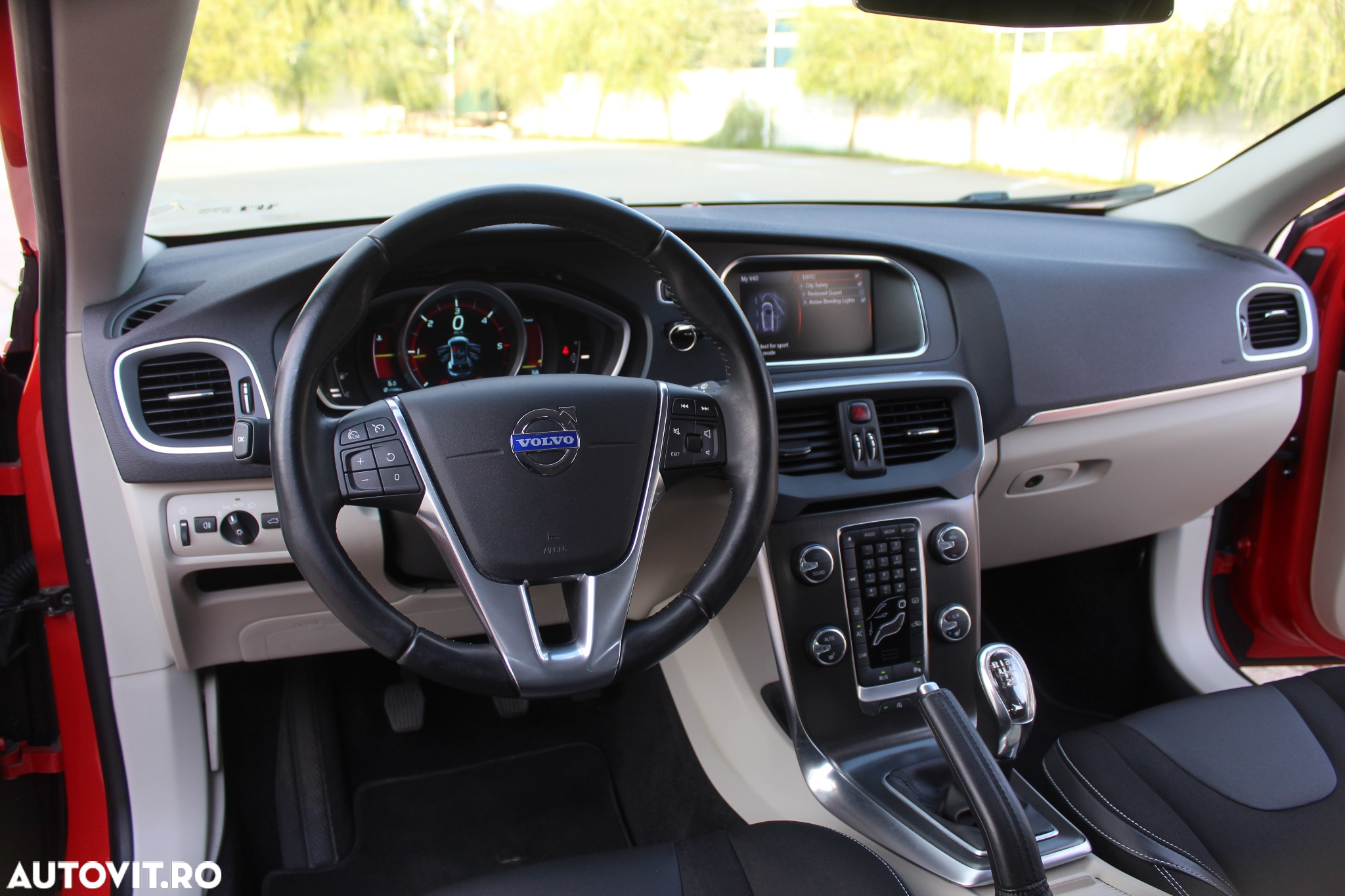Volvo V40 D2 Momentum - 6