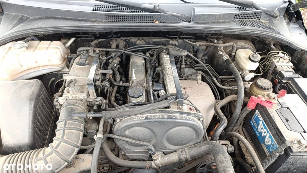 36206 Kia Sorento I model od 02-07 silnik 2.4 139 km G4JS lakier YC - 7