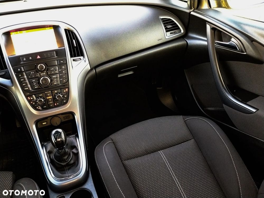Opel Astra 1.4 Turbo Innovation - 24