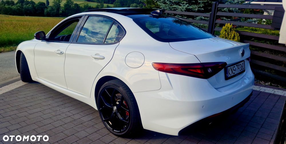 Alfa Romeo Giulia - 4