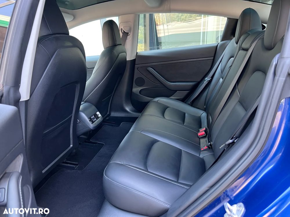 Tesla Model 3 - 21