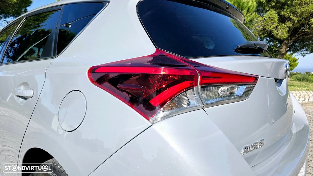 Toyota Auris 1.8 HSD Comfort +P.Techno+P.Sport - 20